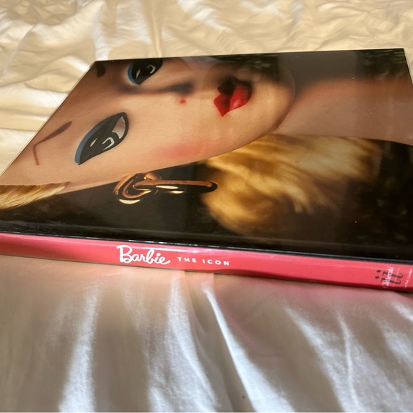 Barbie: The Icon first edition coffee table book π - Picture 8 of 8